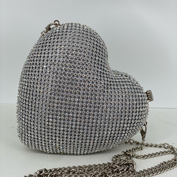 Undefined Handbags - Silver Heart-Shaped Rhinestone Clutch Crossbody purse